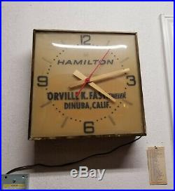 1950's VINTAGE HAMILTON WATCH CO. ELECTRIC STORE DISPLAY WALL CLOCK LIGHTED