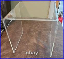 5 Piece Set Of Vintage Lucite Clear Acrylic U Cubes Riser Retail Store Display