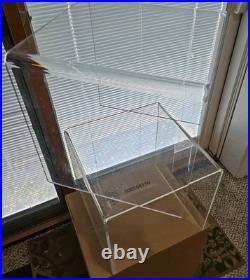 5 Piece Set Of Vintage Lucite Clear Acrylic U Cubes Riser Retail Store Display