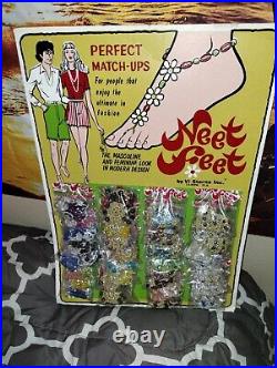 VINTAGE 1960s VI STARNS INC NEET FEET JEWELRY 36 PC FULL CARDBOARD STORE DISPLAY