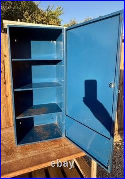 Vintage NAPA Belden Metal Spark Plug Display Cabinet Advertising Part Storage