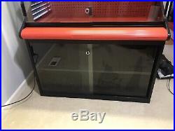 Vintage World Of Nintendo Store Display Cabinet M99LT In Excellent Condition