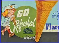 Vtg 1943 Donald Duck Walt Disney Advertising Flare Top Ice Cream Cone Litho Sign
