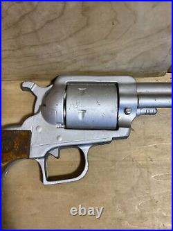Vtg 60s 27 6 Shooter Revolver Advertising Styrofoam Western Store Gun Display